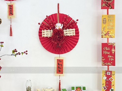 Vòng treo cửa Tết Quạt nhung đỏ nơ tre ĐK30cm VTC-T-43